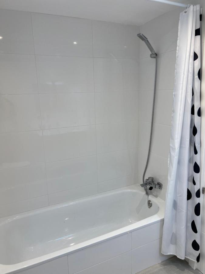 אסטפונה 3-Bedroom + Crib - Perfect For The Family מראה חיצוני תמונה